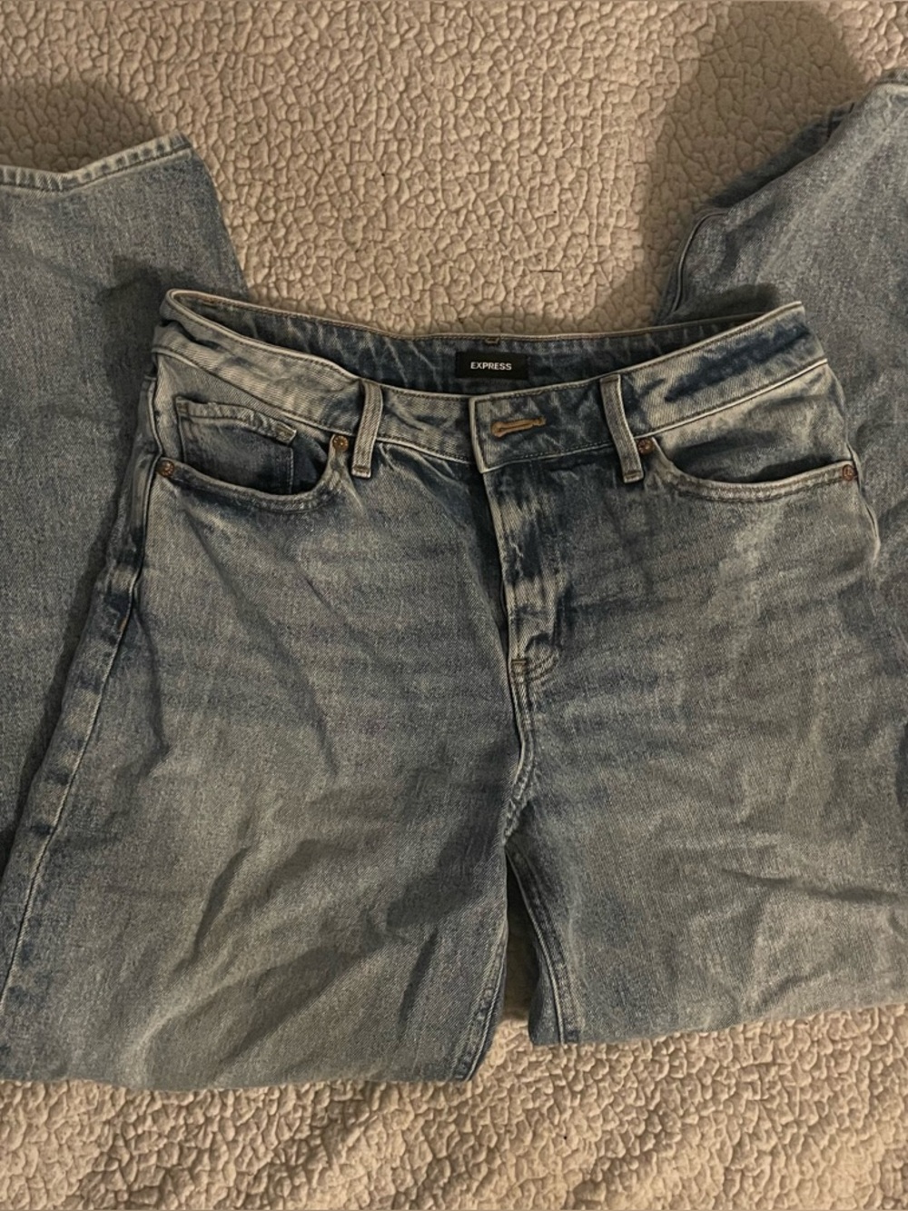 Express Relaxed Tapered Mid Rise Jeans - Picture 4 of 4